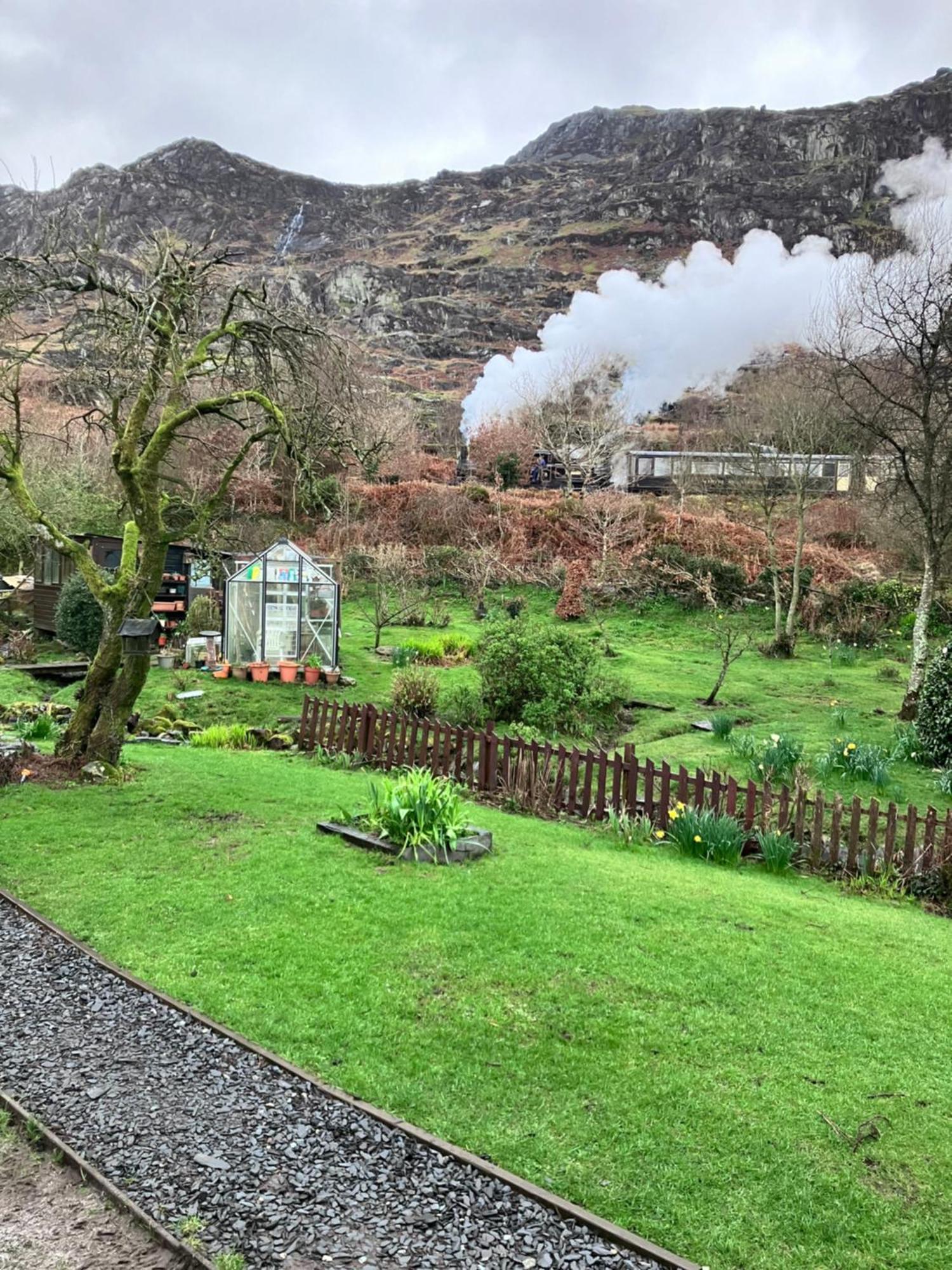 Bryn Elltyd Eco House Guest House Blaenau Ffestiniog ภายนอก รูปภาพ